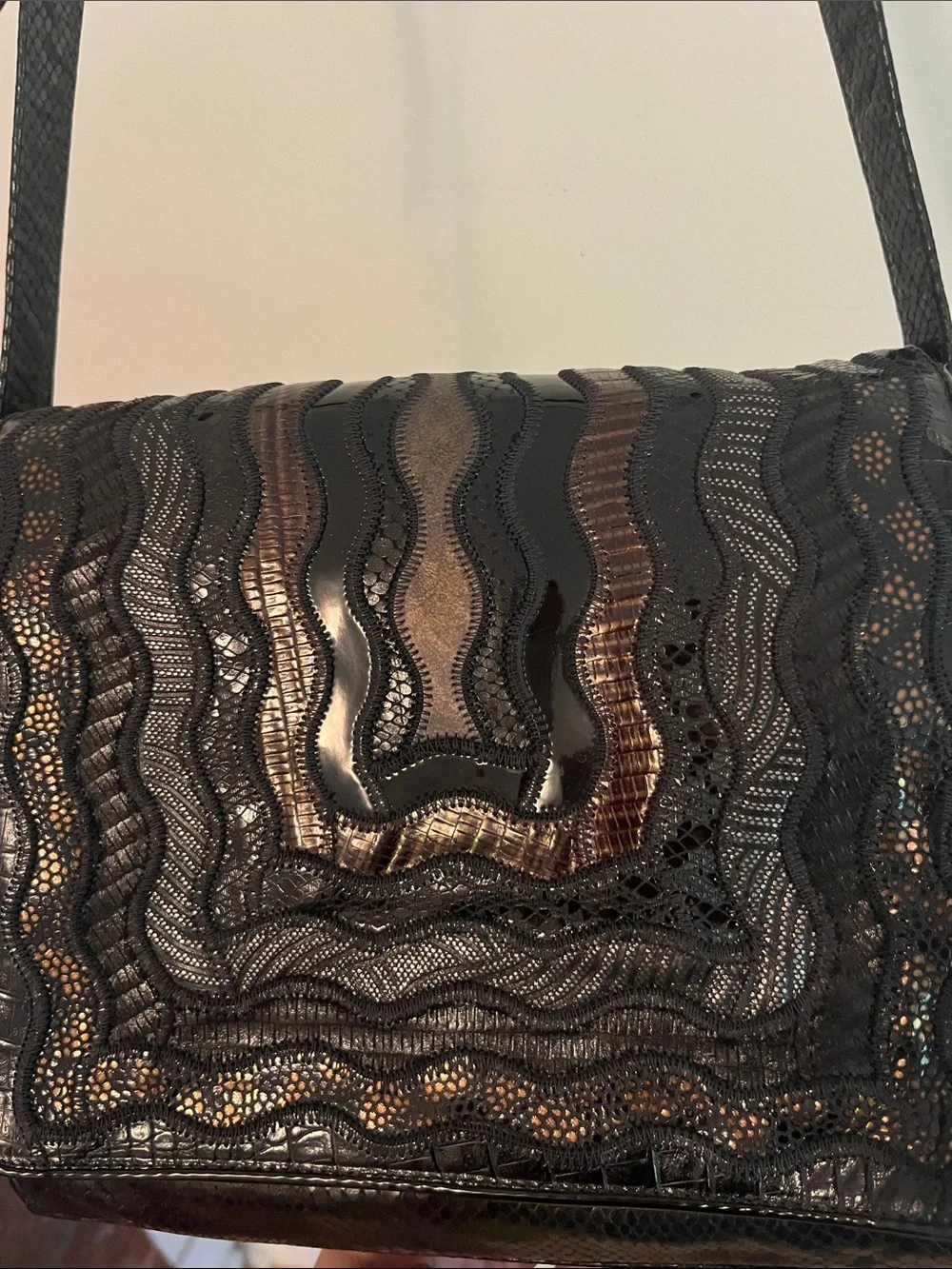 VTG Sharif lizard croc embossed leather bag